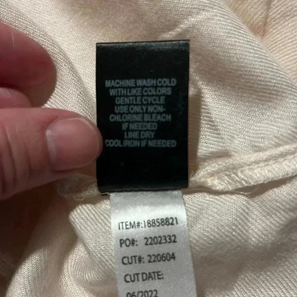 NWT Torrid Harper Blush Cream Blouse 26 - Picture 5 of 5